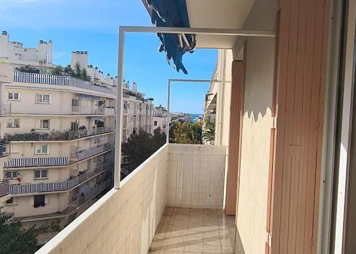 Azur Horizons Sea And Mountain Juan-les-Pins