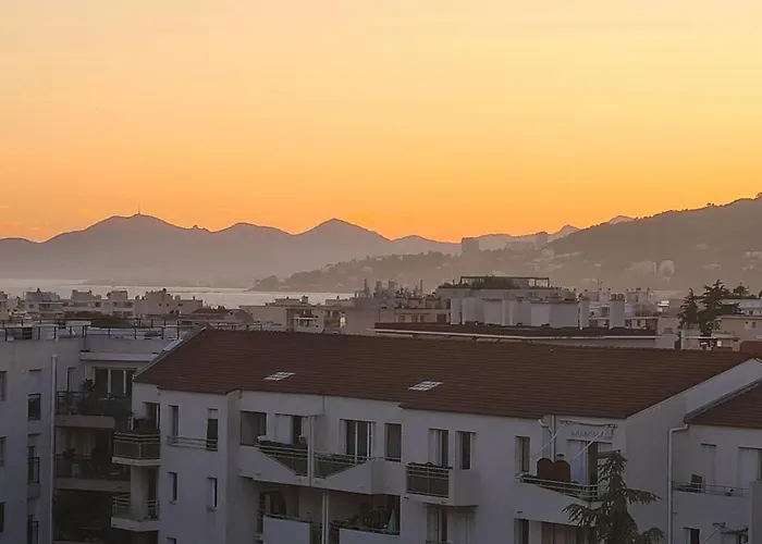 Azur Horizons Sea And Mountain * Juan-les-Pins